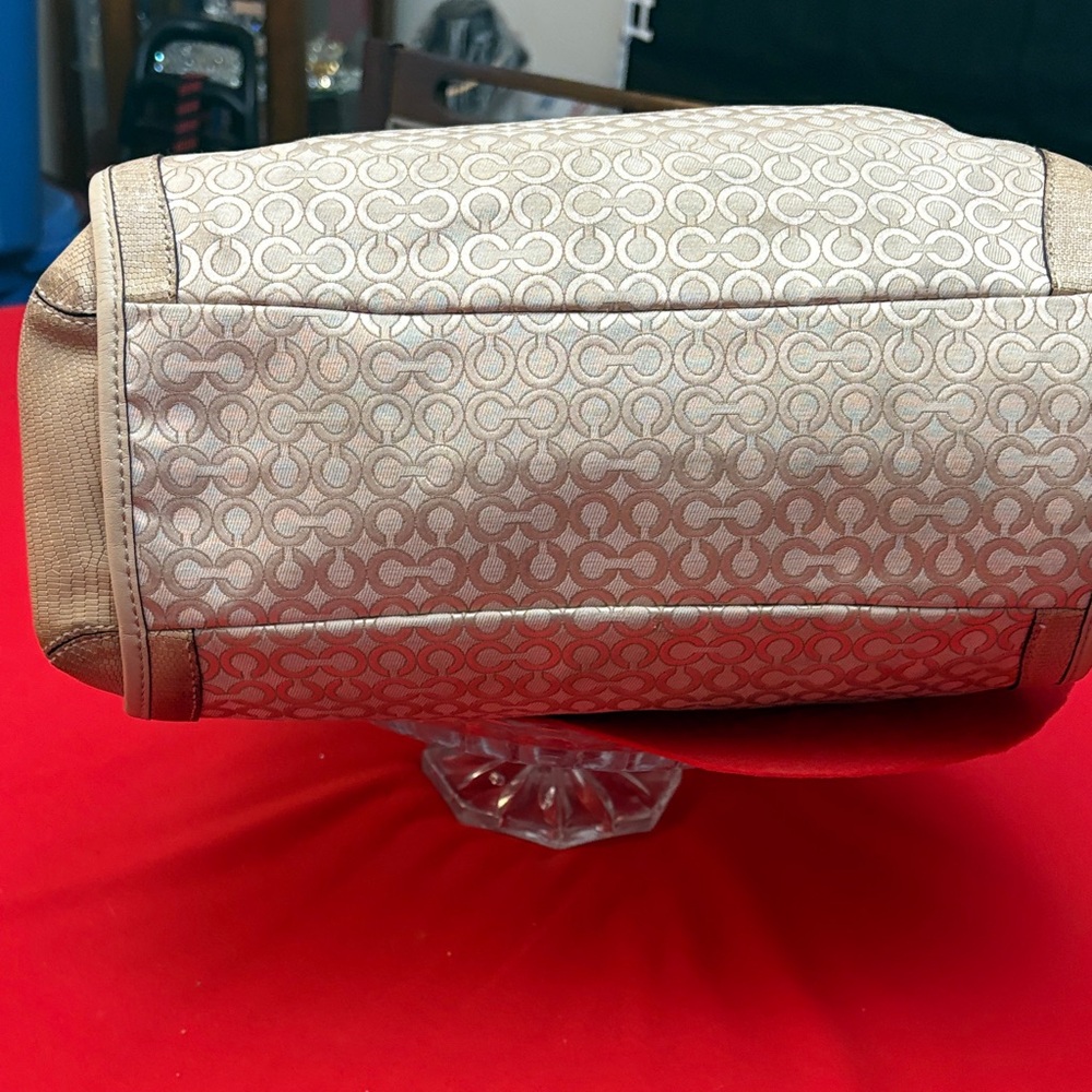 EUC Coach Gold Jaquard patterned Bag - Picture 5 of 13
